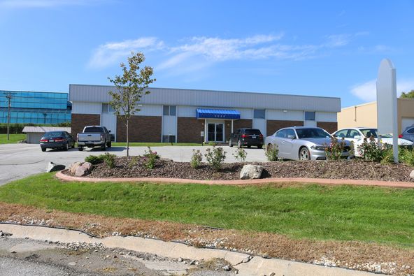 GroMaster Building: 5634 S 85th Circle, Omaha, NE 68127